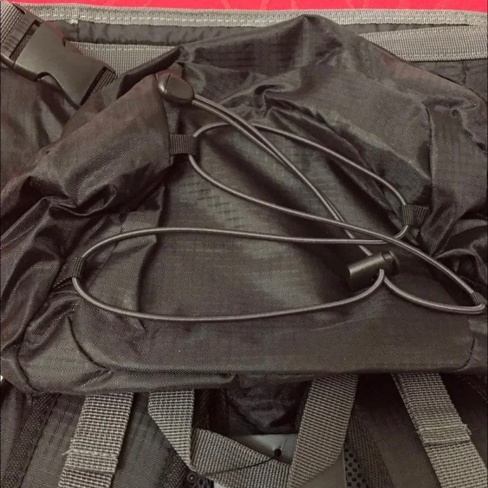 New with tag Stormtech backpack lots of compartments - Picture 6 of 16